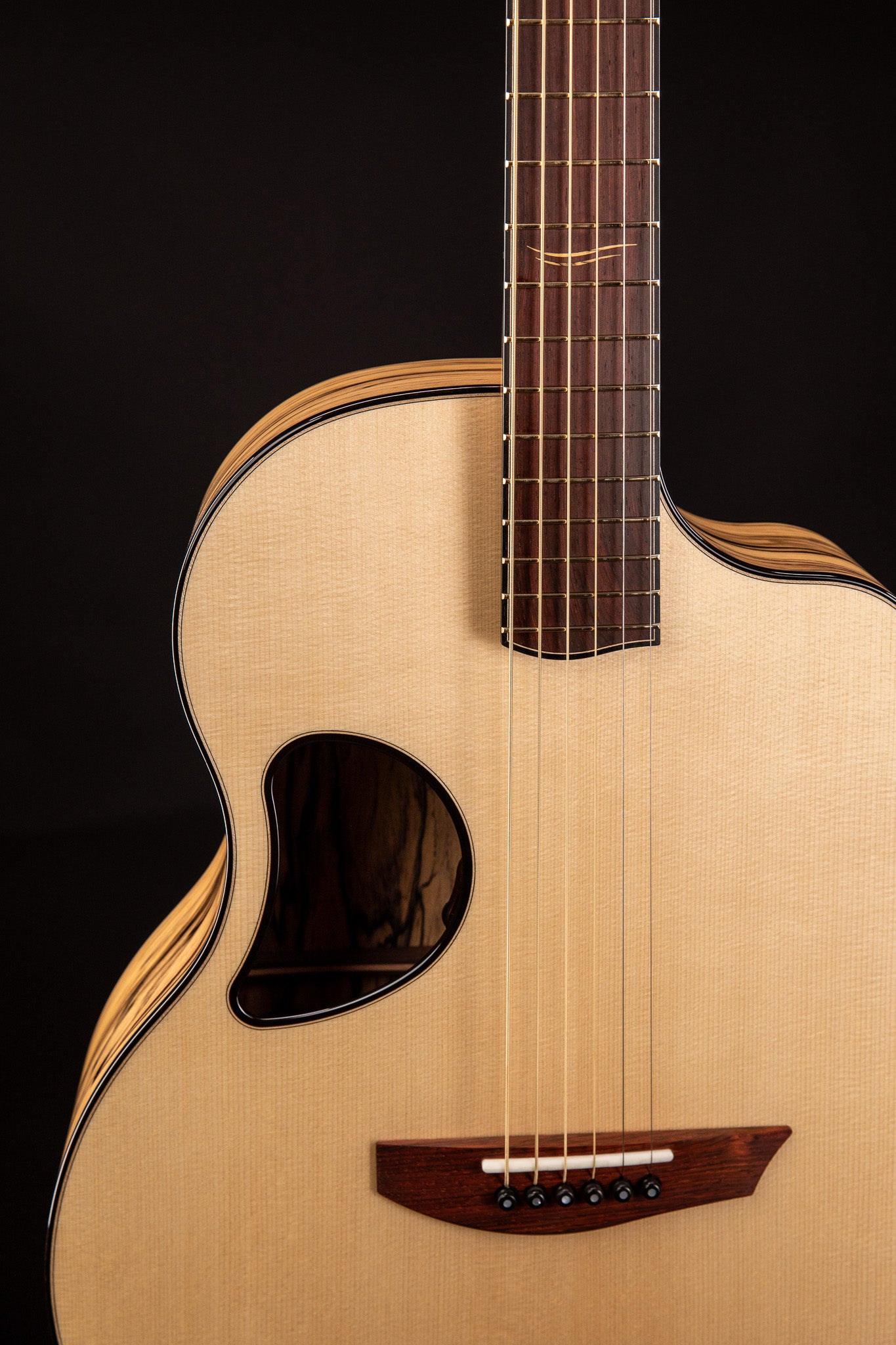 MG 4.5 Pale Moon Ebony & Engelmann Spruce