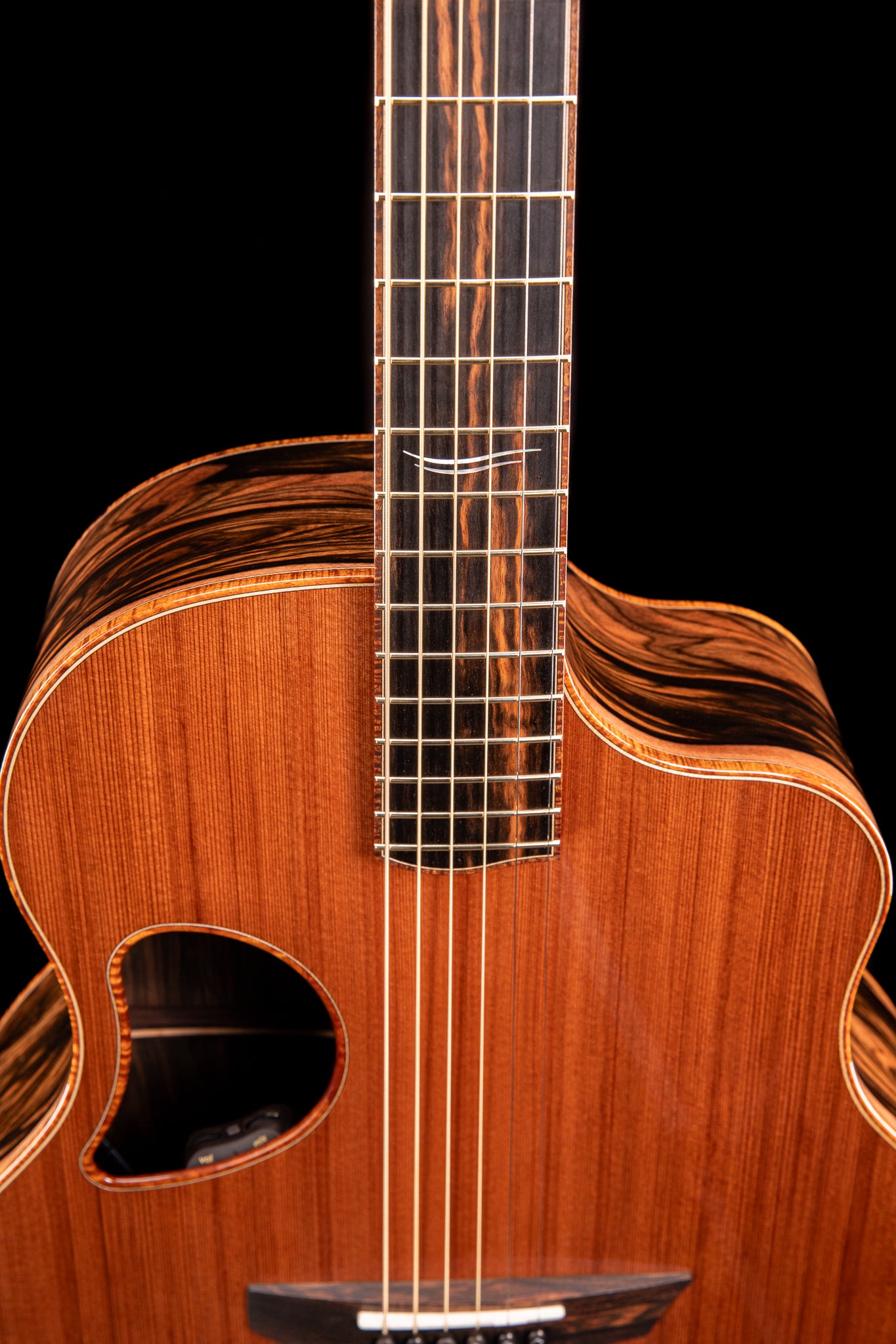 MG 4.5 Mun Ebony & Tunnel 13 Redwood