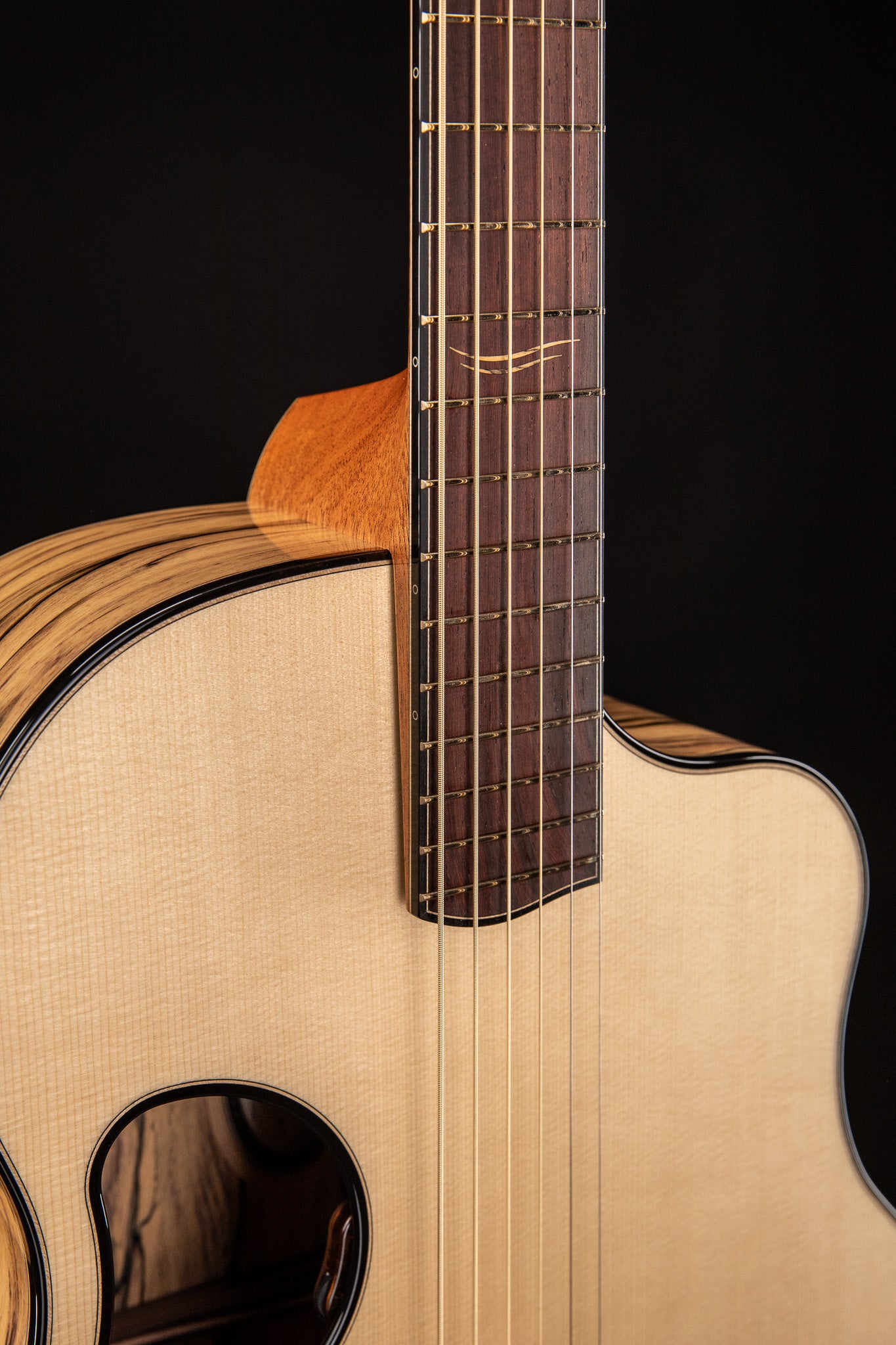 MG 4.5 Pale Moon Ebony & Engelmann Spruce