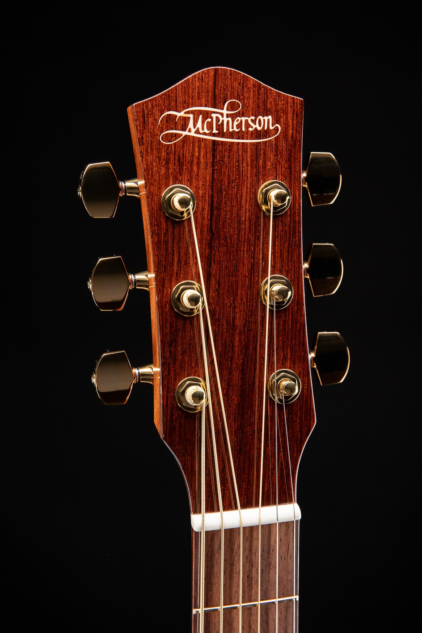 MG 4.0XP Beeswing Mahogany & Bearclaw Sitka Spruce