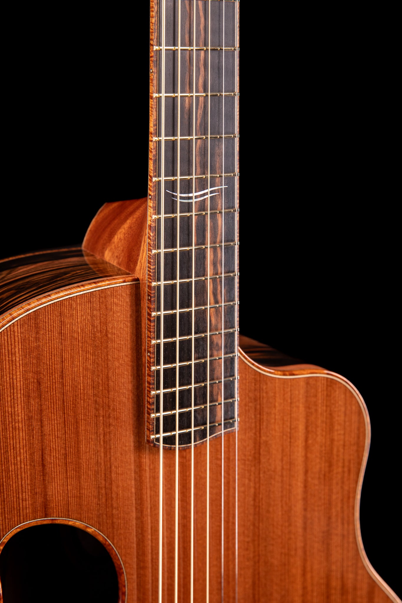 MG 4.5 Mun Ebony & Tunnel 13 Redwood