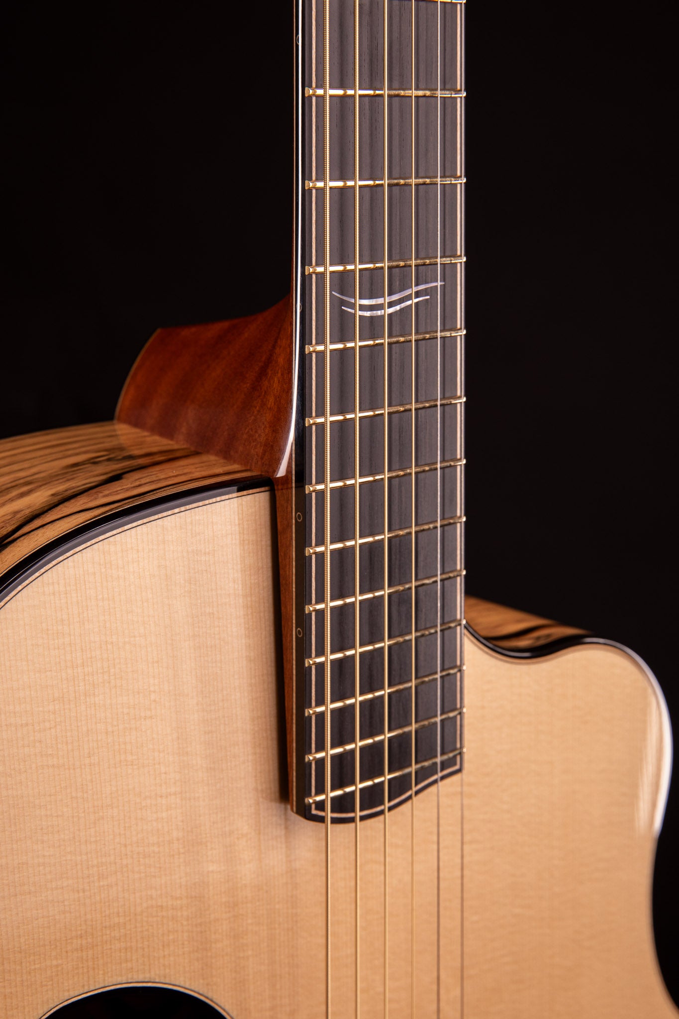 MG 4.5 Pale Moon Ebony & Swiss Moon Spruce