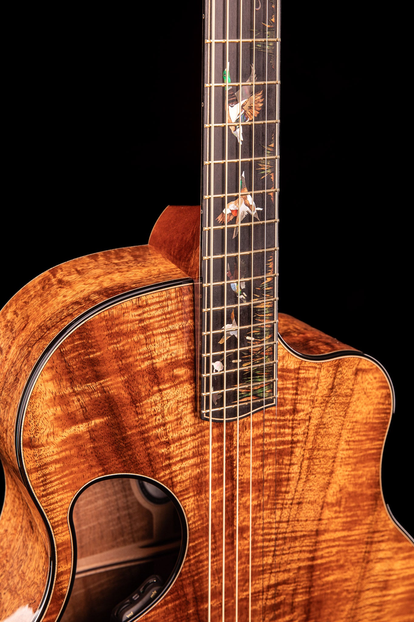 MG 4.5 Flamed Koa & Koa - Duck Theme