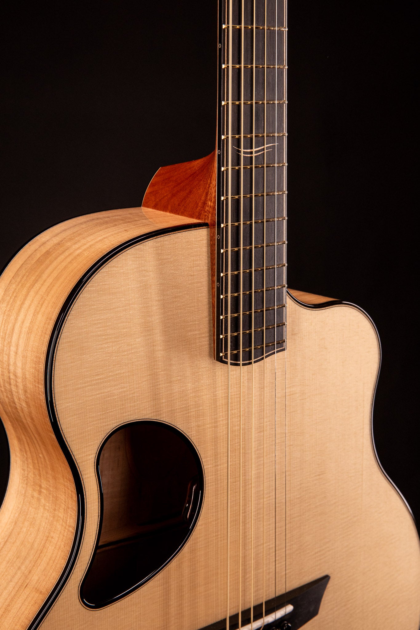 MG 4.0XP Edina Maple & Engelmann Spruce